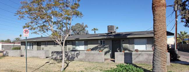 7102 E Oak St in Scottsdale, AZ - Building Photo - Building Photo