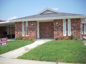 8506 Valor Dr in Chalmette, LA - Building Photo