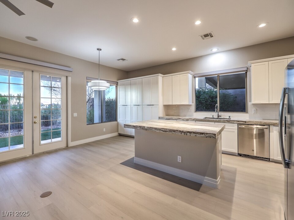 26 Hunt Valley Trail in Henderson, NV - Building Photo