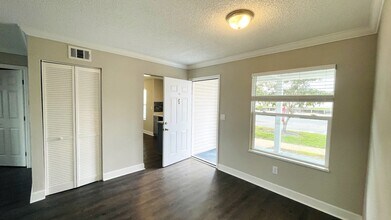 2536 Woodgate Blvd in Orlando, FL - Building Photo - Building Photo