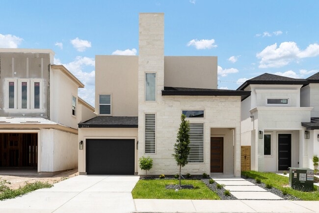 2704 E Solar Dr