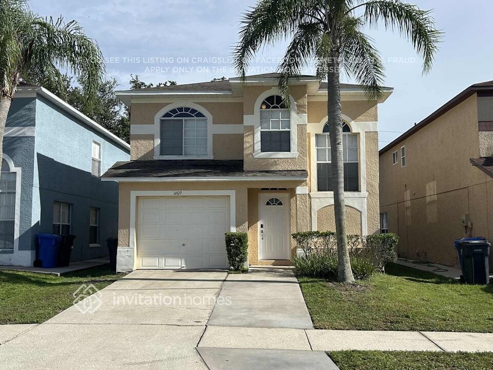 1609 Prowmore Dr in Brandon, FL - Building Photo