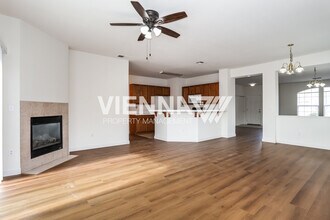 1994 Expedition Way in Sacramento, CA - Building Photo - Building Photo