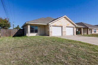 2930 Saulsbury Dr in Temple, TX - Building Photo - Building Photo