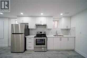 306 Buick Blvd in Brampton, ON - Building Photo - Building Photo