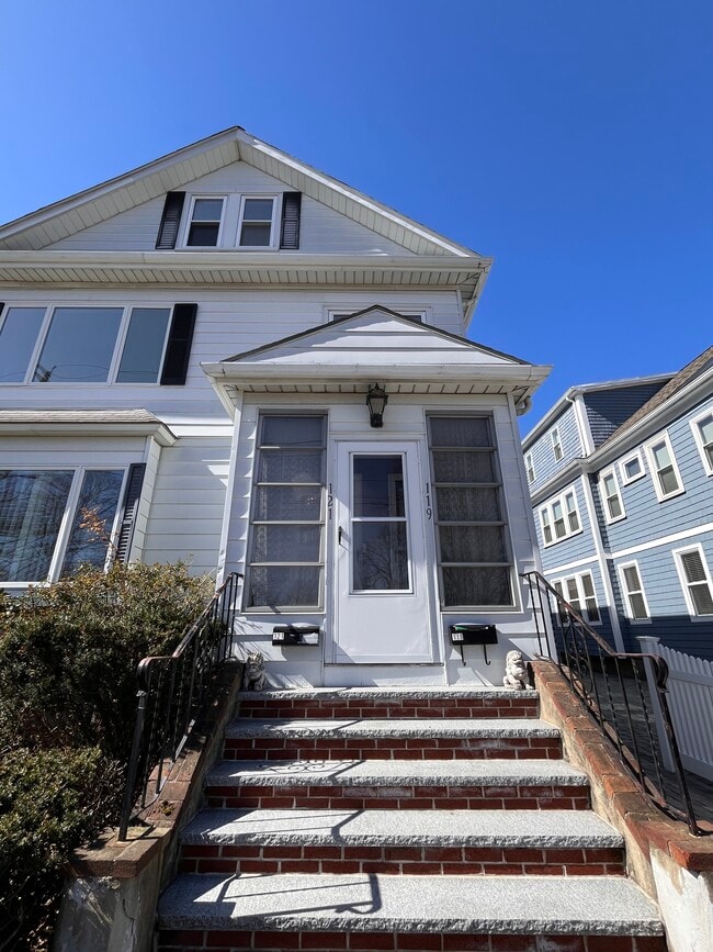121 Shore Dr, Unit 121 in Somerville, MA - Building Photo - Building Photo