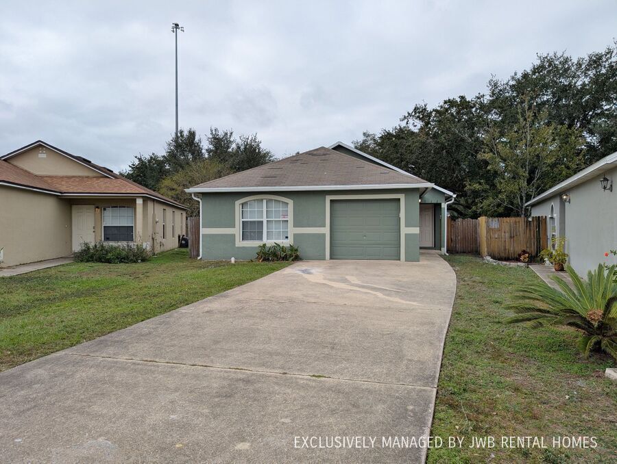 5712 English Oak Dr S in Jacksonville, FL - Building Photo