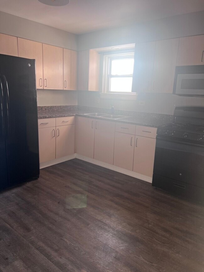 664 Sibley Blvd in Calumet City, IL - Building Photo - Building Photo