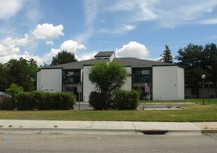 Owyhee Place in Boise, ID - Foto de edificio - Building Photo