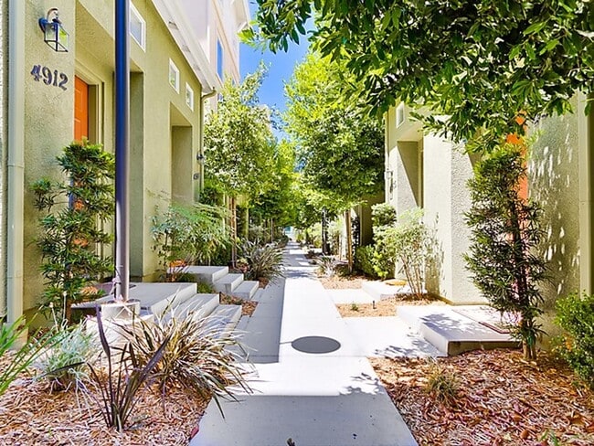 4924 Haight Terrace in San Diego, CA - Building Photo - Building Photo
