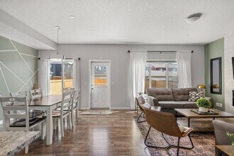 78 Lucas Cres NW in Calgary, AB - Building Photo - Building Photo