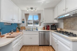 3068 Zell Dr in Laguna Beach, CA - Building Photo - Building Photo