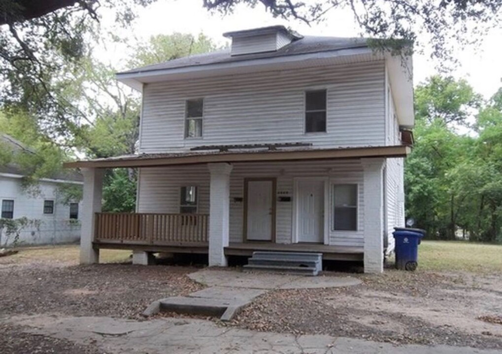 3000 W College St in Shreveport, LA - Building Photo