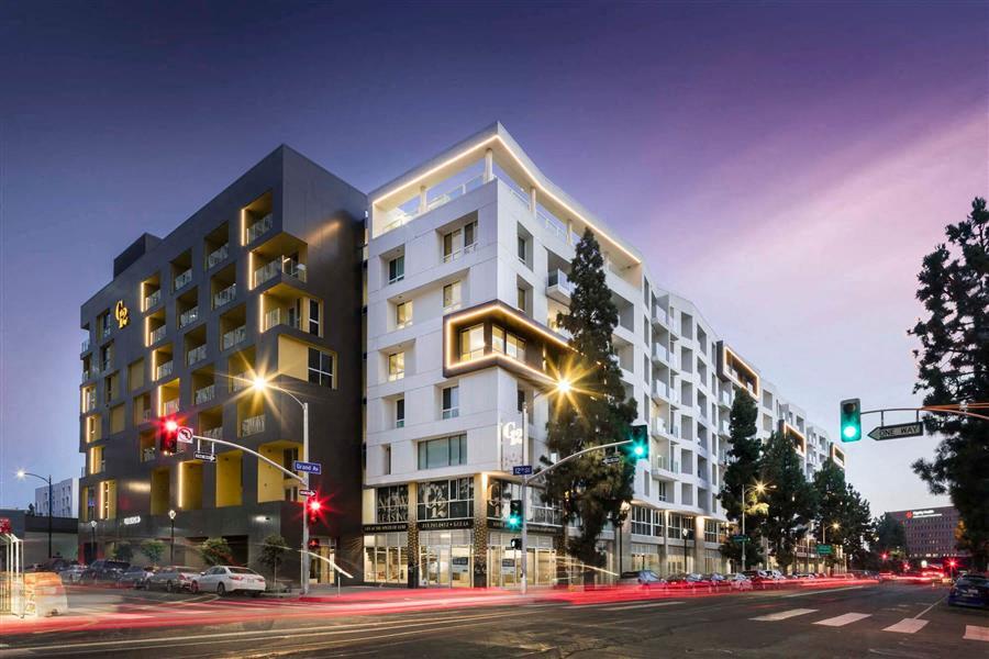 G12 in Los Angeles, CA - Building Photo