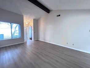 5712-5714 Manzanita Ave in Carmichael, CA - Building Photo - Building Photo