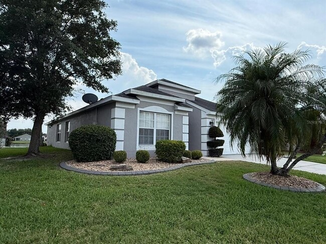 property at 3158 Stonehurst Cir