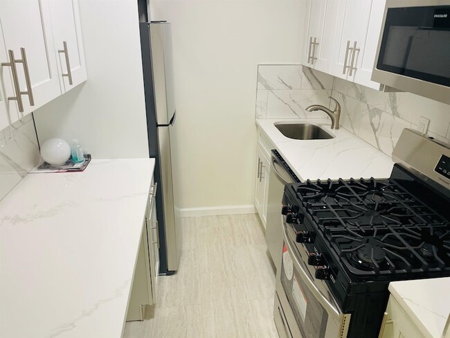 201 St Pauls Ave in Jersey City, NJ - Building Photo - Building Photo