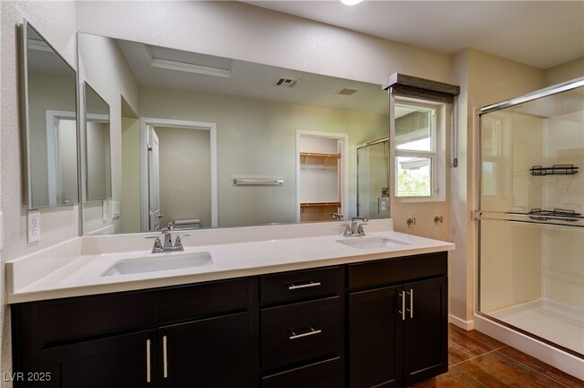 property at 7017 Pearl Hilltop Ct