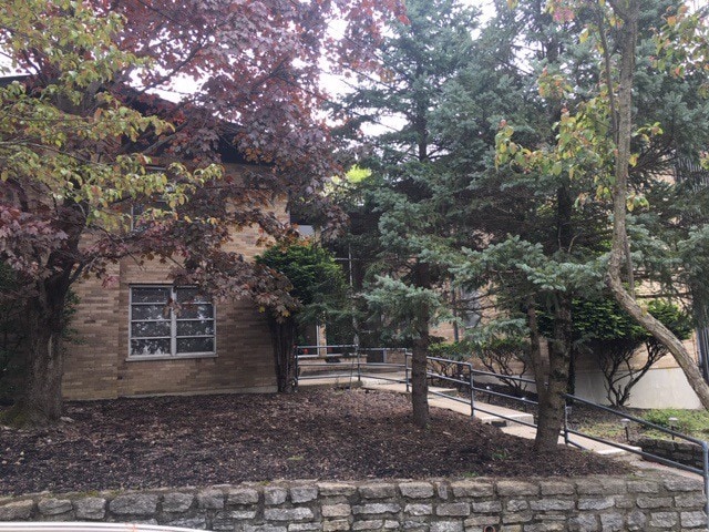 3581 Amberacres Dr, Unit Apt 4 in Cincinnati, OH - Foto de edificio - Building Photo