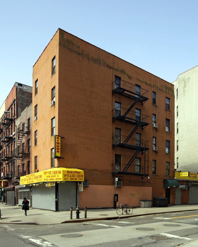 392 E 10th St in New York, NY - Foto de edificio - Building Photo