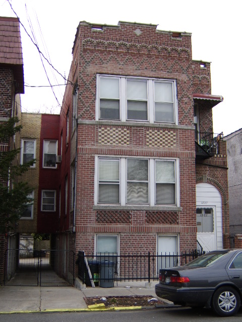 1827 Haight Ave in Bronx, NY - Foto de edificio - Building Photo