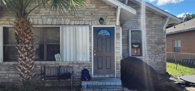 212 NW 11th St in Pompano Beach, FL - Building Photo - Building Photo