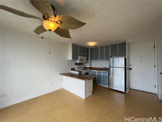 2845 Waialae Ave in Honolulu, HI - Building Photo - Building Photo