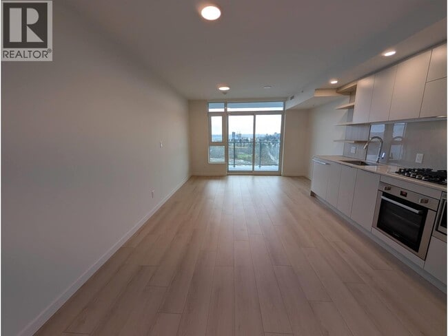 311 Alderson Ave in Coquitlam, BC - Building Photo - Building Photo