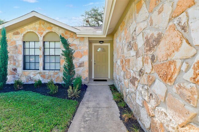 12101 Wander Ln in Austin, TX - Building Photo - Building Photo