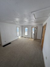 223 W 12th St in Cedar Falls, IA - Building Photo - Building Photo