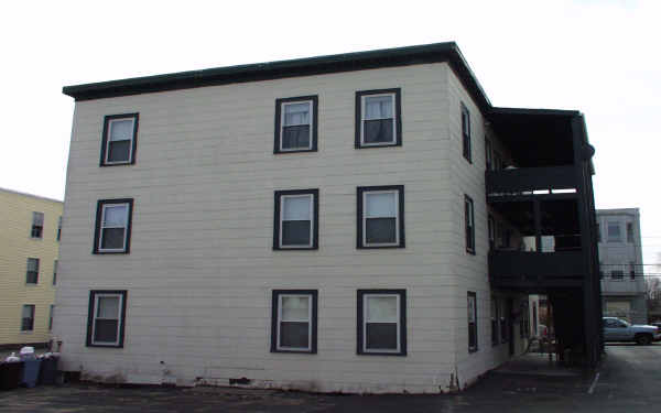 18-20 Dean St in Norwood, MA - Foto de edificio - Building Photo