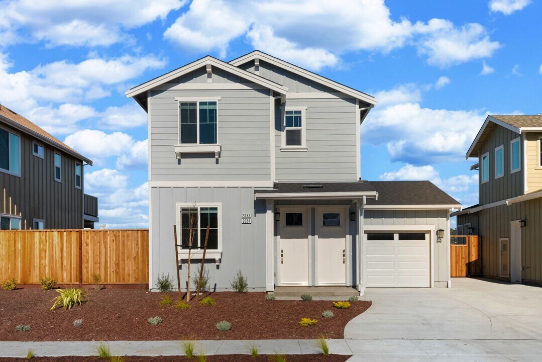 2090 Landen Ln in Santa Rosa, CA - Foto de edificio