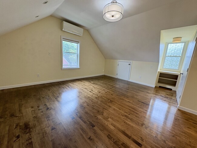 21 Holton St, Unit 3
