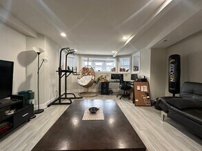 2524 W Superior St in Chicago, IL - Foto de edificio - Building Photo