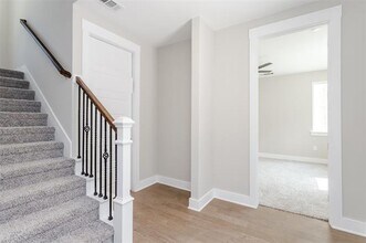 202 S Village Way in Lewisville, TX - Building Photo - Building Photo