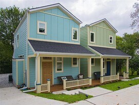 1579 S Duncan Ave in Fayetteville, AR - Building Photo