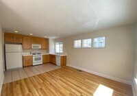 649 McGinnis Cir photo'