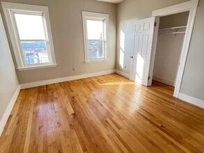 13 Winthrop St, Unit 3 in Worcester, MA - Building Photo - Building Photo