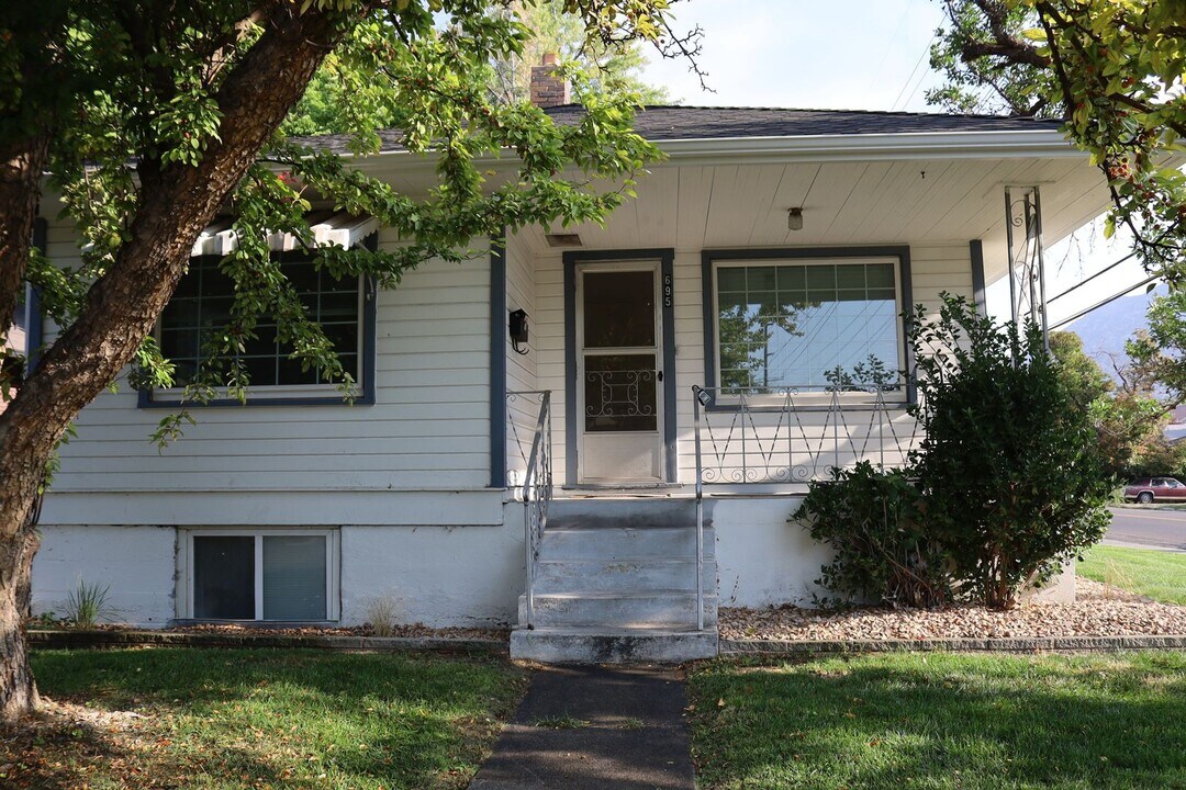 695 E 420 N St in Provo, UT - Building Photo