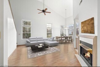 870 Tollis Pkwy in Broadview Heights, OH - Building Photo - Building Photo