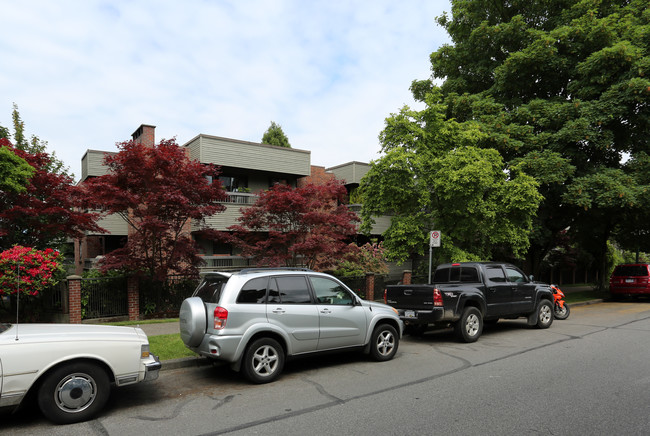 The Beach House in Vancouver, BC - Building Photo - Primary Photo