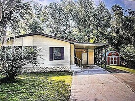 6464 SE 111th St in Belleview, FL - Building Photo