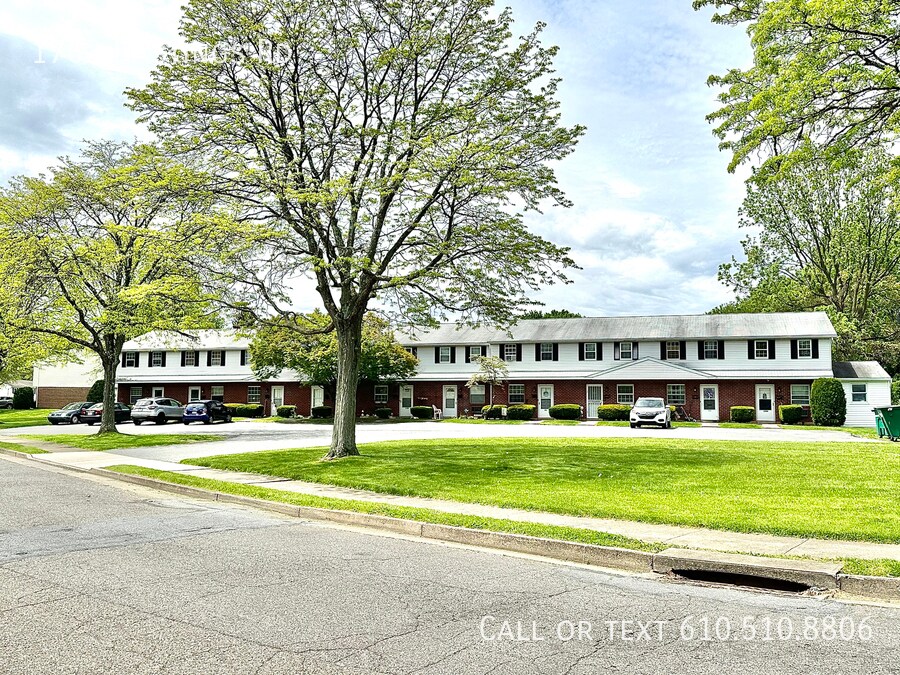 1762 Hastings Rd in Bethlehem, PA - Building Photo
