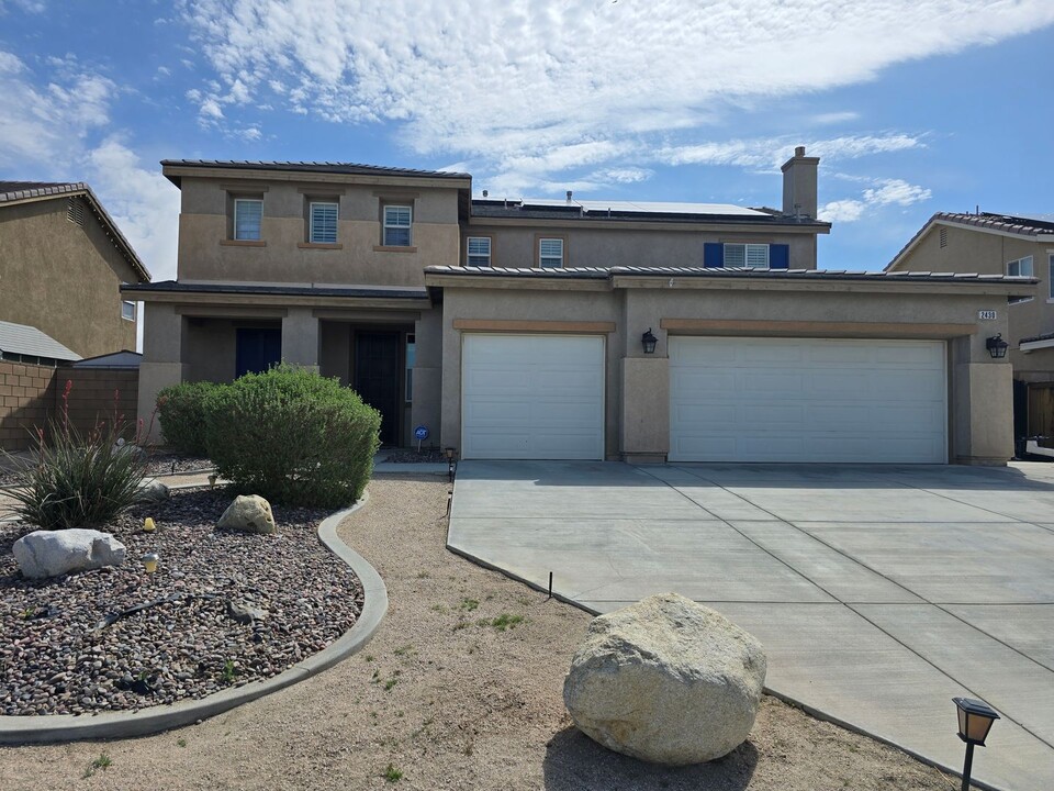 2430 Newberry St in Rosamond, CA - Building Photo
