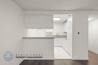 722 S. Broadway in Redondo Beach, CA - Building Photo - Building Photo