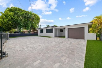 1555 Daytonia Rd in Miami Beach, FL - Building Photo - Building Photo