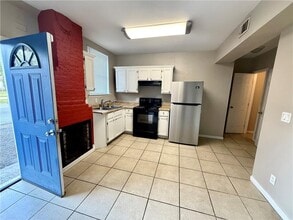 1325 Martin Luther King Jr Blvd in Brunswick, GA - Building Photo - Building Photo