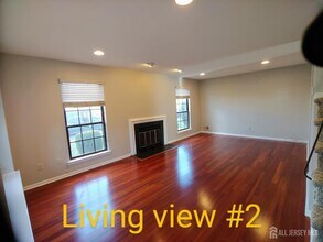 3305 Stonehedge Rd in Edison, NJ - Building Photo - Building Photo