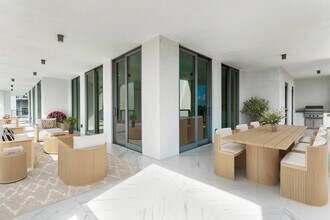 495 E Royal Palm Rd in Boca Raton, FL - Building Photo - Building Photo