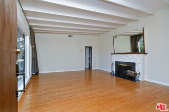 3682 Berry Dr in Los Angeles, CA - Building Photo - Building Photo